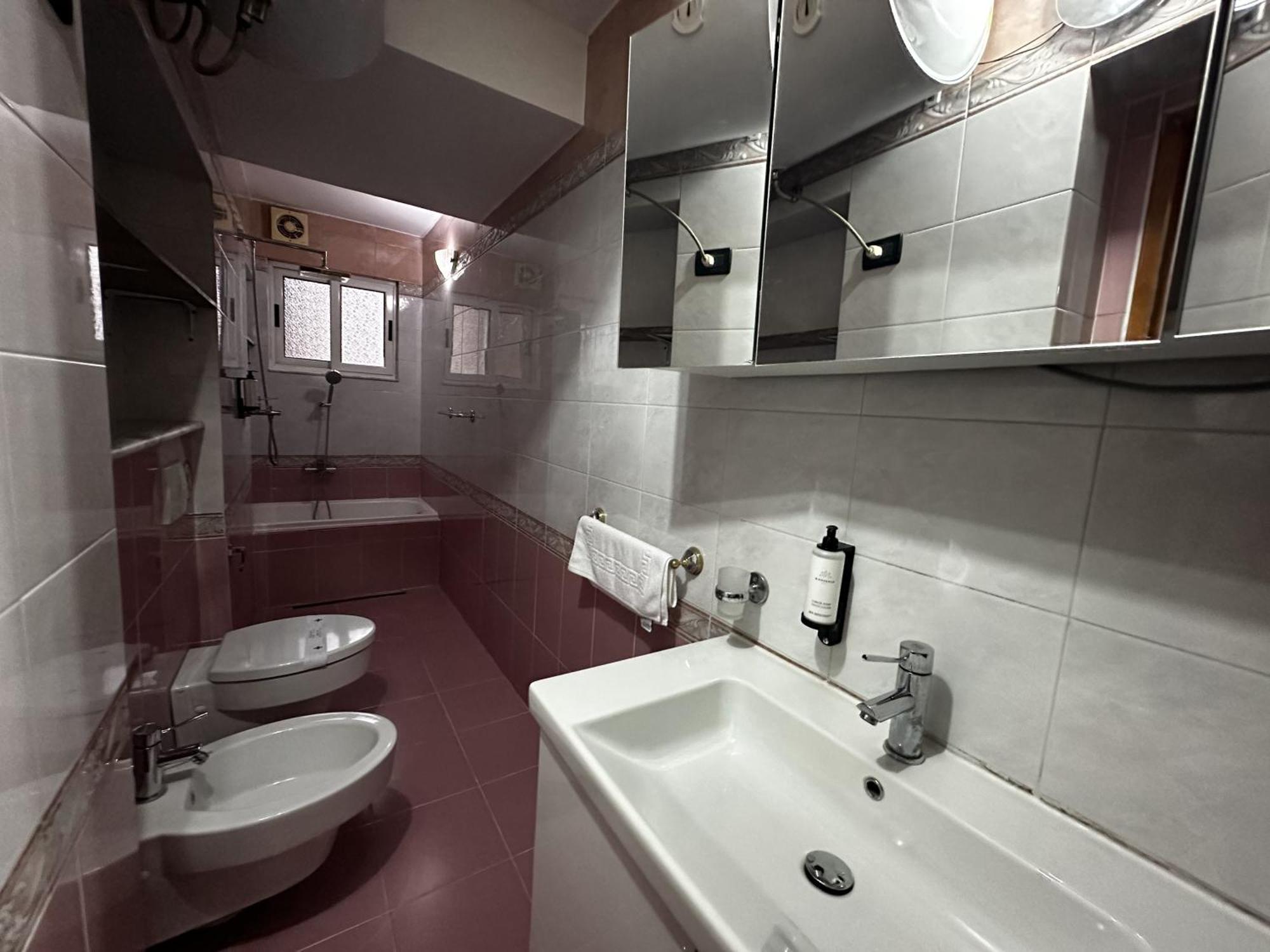 Tirana Treasure: Chic 2Br-Apartment 8Min To Skanderbeg Place Buitenkant foto